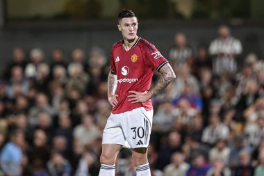 Manchester United takımından Benjamin Sesko, 27 Ağustos 2025 'te İngiltere' nin Cleethorpes kentinde oynanan Grimsby Town-Manchester United maçında...
