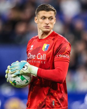 Mansfield Town 'dan Liam Roberts Carabao Kupası maçı sırasında Everton, Mansfield Town' a karşı Hill Dickinson Stadyumu, Liverpool, Birleşik Krallık, 27 Ağustos 2025