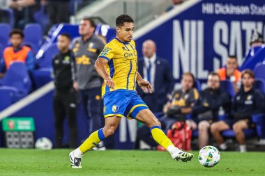 Mansfield Town 'dan Kyle Knoyle, 27 Ağustos 2025' te İngiltere 'nin Liverpool şehrindeki Dickinson Stadyumu' nda oynanan Everton, Mansfield Town maçında pas attı.