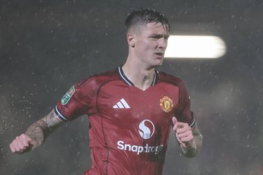 Manchester United takımından Benjamin Sesko, 27 Ağustos 2025 'te İngiltere' nin Cleethorpes kentinde oynanan Grimsby Town-Manchester United maçında...