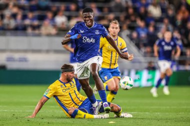 Everton 'dan Thierno Barry, Mansfield Town' dan Baily Cargill tarafından 27 Ağustos 2025 'te Liverpool' daki Hill Dickinson Stadyumu 'nda oynanan Everton Mansfield Town maçında yenildi.