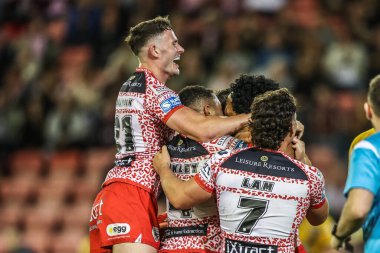 Leigh Leoparları 'ndan Alec Tuitavake, 28 Ağustos 2025' te Leigh Spor Köyü 'nde 25. Leigh Leopards - Castleford Tigers maçında şansını denemesini kutluyor.