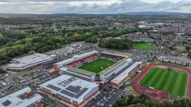 Leigh Spor Köyü 'nün, 28 Ağustos 2025' te Leigh Spor Köyü 'nde 25. Betfred Süper Ligi karşılaşması öncesinde Leigh Leopards ile Castleford Tigers maçının hava görüntüsü.