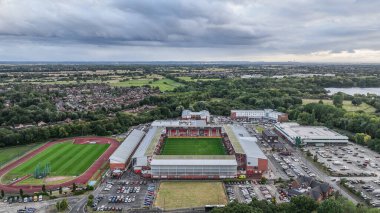 Leigh Spor Köyü 'nün, 28 Ağustos 2025' te Leigh Spor Köyü 'nde 25. Betfred Süper Ligi karşılaşması öncesinde Leigh Leopards ile Castleford Tigers maçının hava görüntüsü.