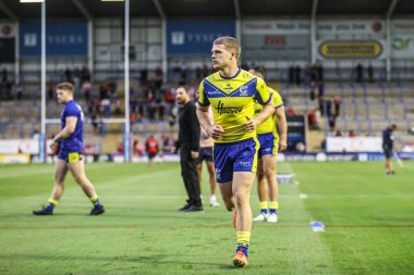 Warrington Wolves 'tan Jake Thewlis maç öncesi ısınma turunda 24. Betfred Süper Ligi karşılaşmasında Warrington Wolves, Salford Red Devils' e karşı Halliwell Jones Stadyumu, Warrington, Birleşik Krallık, 29 Ağustos 2025