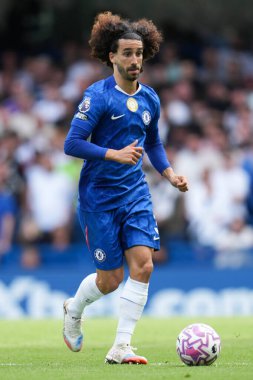 Chelsea 'den Marc Cucurella Premier Lig karşılaşmasında topu aldı Chelsea Fulham' a karşı Stamford Bridge, Londra, 30 Ağustos 2025