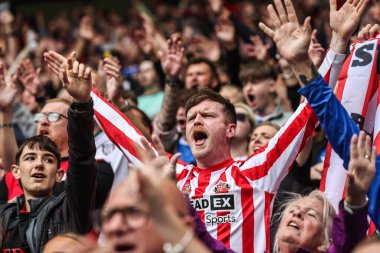 Sunderland taraftarları, 30 Ağustos 2025 'te İngiltere' nin Sunderland şehrinde oynanan Premier League karşılaşmasında Sunderland, Brentford 'a karşı oynanan maçtan önce aşık olan Cant şarkısını söylüyorlar.