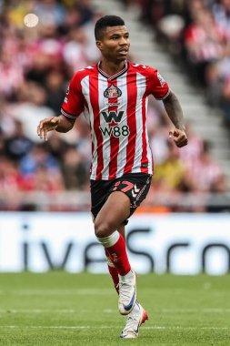 Sunderland takımından Reinildo Mandava 30 Ağustos 2025 'te İngiltere' nin Sunderland-Brentford Stadyumu 'nda oynanan Premier League maçında