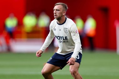 West Ham United takımından Jarrod Bowen, İngiltere 'nin Nottingham City Ground kentinde oynanan Premier League maçından önce ısınıyor.