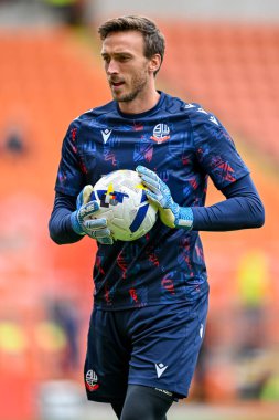 Bolton Wanderers takımından Tyler Miller 30 Ağustos 2025 'te Bloomfield Road, Blackpool' da Blackpool ve Bolton Wanderers maçında