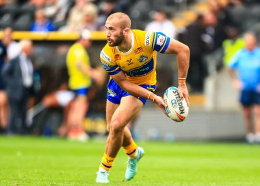 Leeds Rhinos takımından Jarrod O 'Connor, 30 Ağustos 2025' te MKM Stadyumu 'nda oynanan 24. Betfred Süper Lig karşılaşmasında Hull FC, Leeds Rhinos' a karşı.