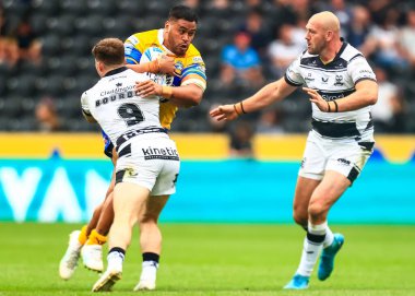 Leeds Rhinos takımından Sam Lisone, 30 Ağustos 2025 'te MKM Stadyumu' nda oynanan 24. Betfred Süper Lig karşılaşmasında Hull FC, Leeds Rhinos 'a karşı.