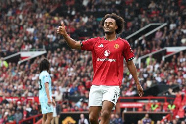 Manchester United takımından Joshua Zirkzee 30 Ağustos 2025 'te Old Trafford, Manchester, İngiltere' de oynanan Premier League maçında baş parmağını kaldırdı.