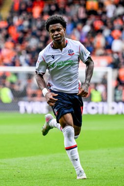 Bolton Wanderers takımından Thierry Gale 30 Ağustos 2025 'te Bloomfield Road, Blackpool' da Blackpool ve Bolton Wanderers maçında