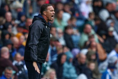 Valerien Alexandre Ismael, Blackburn Rovers 'ın 30 Ağustos 2025' te Ewood Park, Blackburn 'de oynanan Blackburn Rovers - Norwich City maçındaki antrenörü Blackburn Rovers maçında.