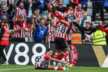 Sunderland 'dan Wilson Isidor, 30 Ağustos 2025' te İngiltere 'nin Sunderland kentinde oynanan Premier League karşılaşmasında Sunderland-Brentford maçında 2-1 kazanma golünü kutluyor.