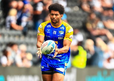Leeds Rhinos takımından Kallum Watkins, 30 Ağustos 2025 'te MKM Stadyumu' nda oynanan 24. Betfred Süper Lig karşılaşmasında ısınma turunda Hull FC, Leeds Rhinos 'a karşı.