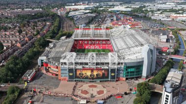 Old Trafford 'un havadan görünüşü. Old Trafford 74,310 kapasiteyle, 30 Ağustos 2025 tarihinde Old Trafford, Manchester, İngiltere 'de oynanan Premier League maçında İngiltere' deki en büyük Premier League stadyumudur.