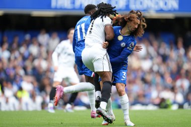 Fulham 'dan Adama Traor, Chelsea - Fulham Premier Lig maçı sırasında 30 Ağustos 2025' te Stamford Bridge, Londra 'da Marc Cucurella ile çarpıştı.