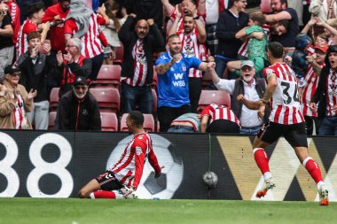 Sunderland 'dan Wilson Isidor, 30 Ağustos 2025' te İngiltere 'nin Sunderland kentinde oynanan Premier League karşılaşmasında Sunderland-Brentford maçında 2-1 kazanma golünü kutluyor.