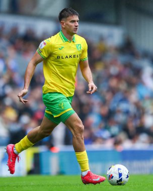 Norwich City 'den Ante Crnac 30 Ağustos 2025' te Blackburn, İngiltere 'deki Ewood Park' ta oynanan Blackburn Rovers - Norwich City maçında topu ayaklarının dibine aldı.