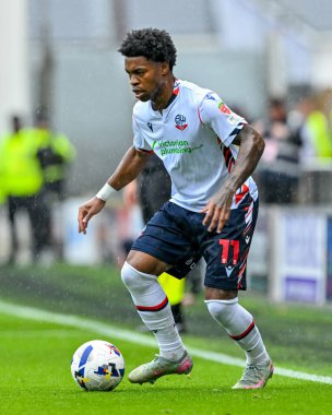 Bolton Wanderers takımından Thierry Gale 30 Ağustos 2025 'te Bloomfield Road, Blackpool' da Blackpool ve Bolton Wanderers maçında