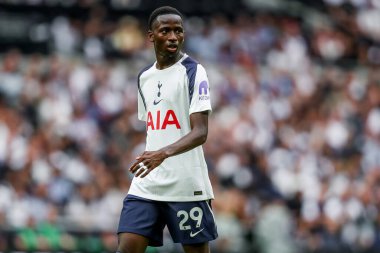 Tottenham Hotspur 'dan Pape Matar Sarr, Premier Lig maçında Tottenham Hotspur' a karşı Bournemouth Tottenham Hotspur Stadyumu 'nda 30 Ağustos 2025' te görülüyor.