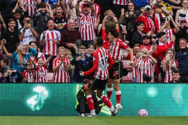 Sunderland 'dan Enzo Le Fe, 30 Ağustos 2025' te İngiltere 'nin Sunderland kentinde oynanan Premier League karşılaşmasında 1-1' lik galibiyet golünü kutluyor.