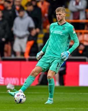 Bolton Wanderers takımından Teddy Sharman-Lowe, 30 Ağustos 2025 'te Bloomfield Road, Blackpool' da Blackpool ve Bolton Wanderers maçında