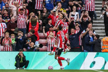 Sunderland 'dan Enzo Le Fe, 30 Ağustos 2025' te İngiltere 'nin Sunderland kentinde oynanan Premier League karşılaşmasında 1-1' lik galibiyet golünü kutluyor.