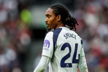 Tottenham Hotspur 'dan Djed Spence, Premier Lig maçında Tottenham Hotspur' a karşı Bournemouth Tottenham Hotspur Stadyumu, Londra, İngiltere, 30 Ağustos 2025