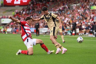 Doncaster Rotherham United takımından Joe Powell, Doncaster 'ın 30 Ağustos 2025' te Eco-Power Stadyumu 'nda Doncaster Rovers' a karşı oynadığı Sky Bet 1 karşılaşmasında Doncaster Rovers 'dan Owen Bailey ile karşı karşıya geldi.