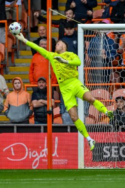 Blackpool takımından Bailey Peacock-Farrell, 30 Ağustos 2025 'te Bloomfield Road, Blackpool' da Blackpool - Bolton Wanderers maçında