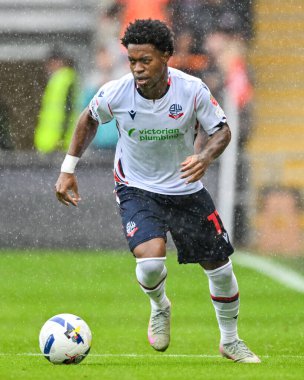 Bolton Wanderers takımından Thierry Gale 30 Ağustos 2025 'te Bloomfield Road, Blackpool' da Blackpool ve Bolton Wanderers maçında