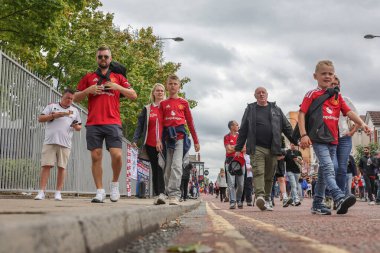 Manchester United taraftarları 30 Ağustos 2025 'te Old Trafford, Manchester, İngiltere' de oynanan Premier League maçında Manchester United ve Burnley maçına geldiler.