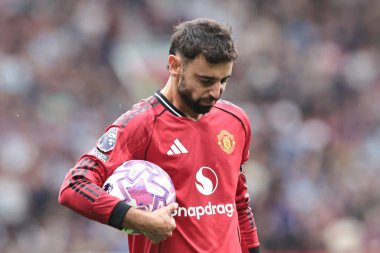 Manchester United takımından Bruno Fernandes topu aldı ama 30 Ağustos 2025 'te Manchester United' ın Old Trafford, Manchester, İngiltere 'de oynadığı Premier League maçında VAR tarafından devrildi.