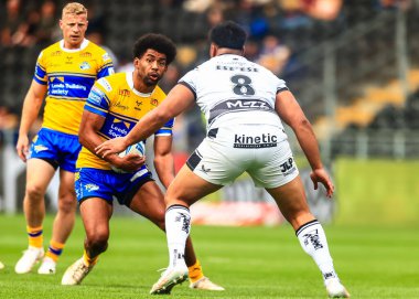 Leeds Rhinos takımından Kallum Watkins, 30 Ağustos 2025 'te MKM Stadyumu' nda oynanan 24. Betfred Süper Lig karşılaşmasında Hull FC, Leeds Rhinos 'a karşı.