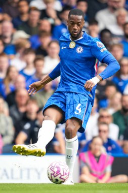 Chelsea 'den Tosin Adarabioyo, 30 Ağustos 2025' te Stamford Bridge, Londra 'da oynanan Premier League karşılaşmasında pas attı.