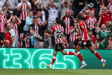 Sunderland 'dan Enzo Le Fe, 30 Ağustos 2025' te İngiltere 'nin Sunderland kentinde oynanan Premier League karşılaşmasında 1-1' lik galibiyet golünü kutluyor.