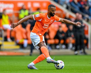 Blackpool takımından Michael Ihiekwe, 30 Ağustos 2025 'te Bloomfield Road, Blackpool' da Blackpool - Bolton Wanderers maçında
