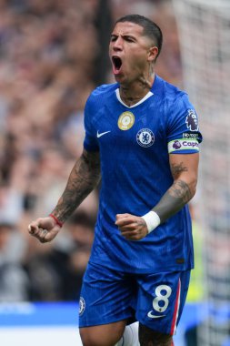 Chelsea 'li Enzo Fernnndez, 30 Ağustos 2025' te İngiltere 'nin Stamford Bridge kentinde oynanan Premier League karşılaşmasında golü kutluyor.