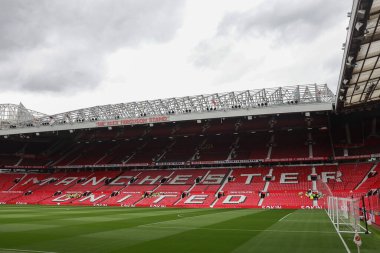 30 Ağustos 2025 'te Manchester United' ın Old Trafford, Manchester 'da Burnley' e karşı oynadığı Premier League maçı sırasında Rüya Tiyatrosu 'nun üzerinde kasvetli bir hava vardı.