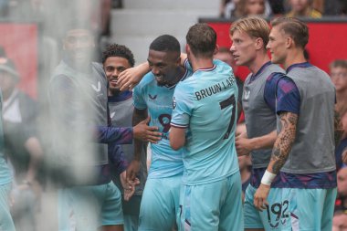 Burnley 'den Jaidon Anthony 30 Ağustos 2025' te Old Trafford, Manchester, İngiltere 'de oynanan Premier League maçında 2-2' lik galibiyet golünü kutluyor.