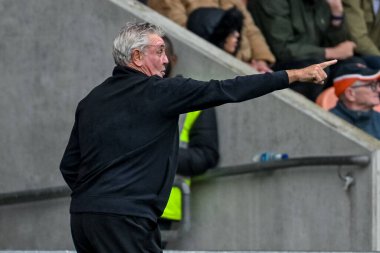 Blackpool teknik direktörü Steve Bruce, Sky Bet 1 karşılaşmasında Blackpool Bolton Wanderers 'a karşı Bloomfield Road, Blackpool, İngiltere, 30 Ağustos 2025