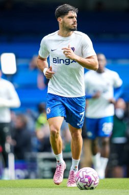 Chelsea 'den Pedro Neto Premier Lig' de Chelsea 'ye karşı Stamford Bridge, Londra' da 30 Ağustos 2025 'te oynanan karşılaşma öncesinde