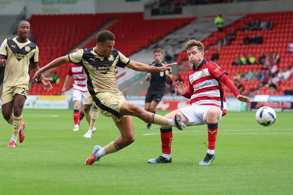 Rotherham United takımından Shaun McWilliams 30 Ağustos 2025 'te Eco-Power Stadyumu, Doncaster, İngiltere' de oynanan 1.