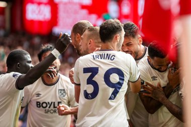 West Ham United takımından Jarrod Bowen, 31 Ağustos 2025 'te Nottingham City Ground, Nottingham, Birleşik Krallık' ta oynanan Premier League maçında takım arkadaşlarıyla 0-1 'lik galibiyetini kutluyor.