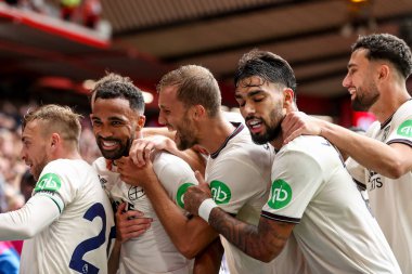 West Ham United takımından Callum Wilson, İngiltere 'nin Nottingham City Ground kentinde oynanan Premier League maçı Nottingham Forest-West Ham United maçında takım arkadaşlarıyla 0-3' lük galibiyetini kutluyor.
