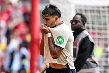 West Ham United takımından Lucas Paqueta, İngiltere 'nin Nottingham şehrinde oynanan Premier League maçı Nottingham Forest-West Ham United maçında 0-2' lik galibiyetini kutluyor.