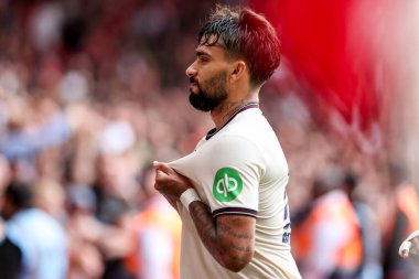 West Ham United takımından Lucas Paqueta, İngiltere 'nin Nottingham şehrinde oynanan Premier League maçı Nottingham Forest-West Ham United maçında 0-2' lik galibiyetini kutluyor.